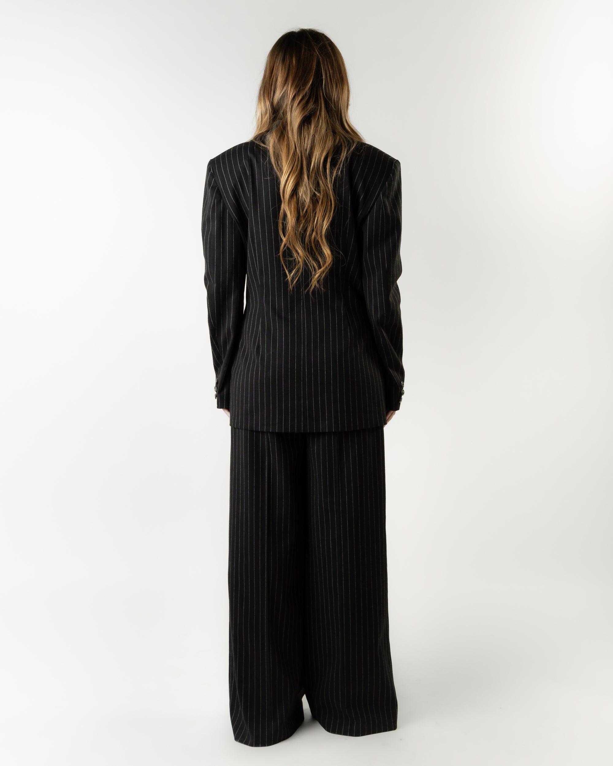 The opulence blazer in black