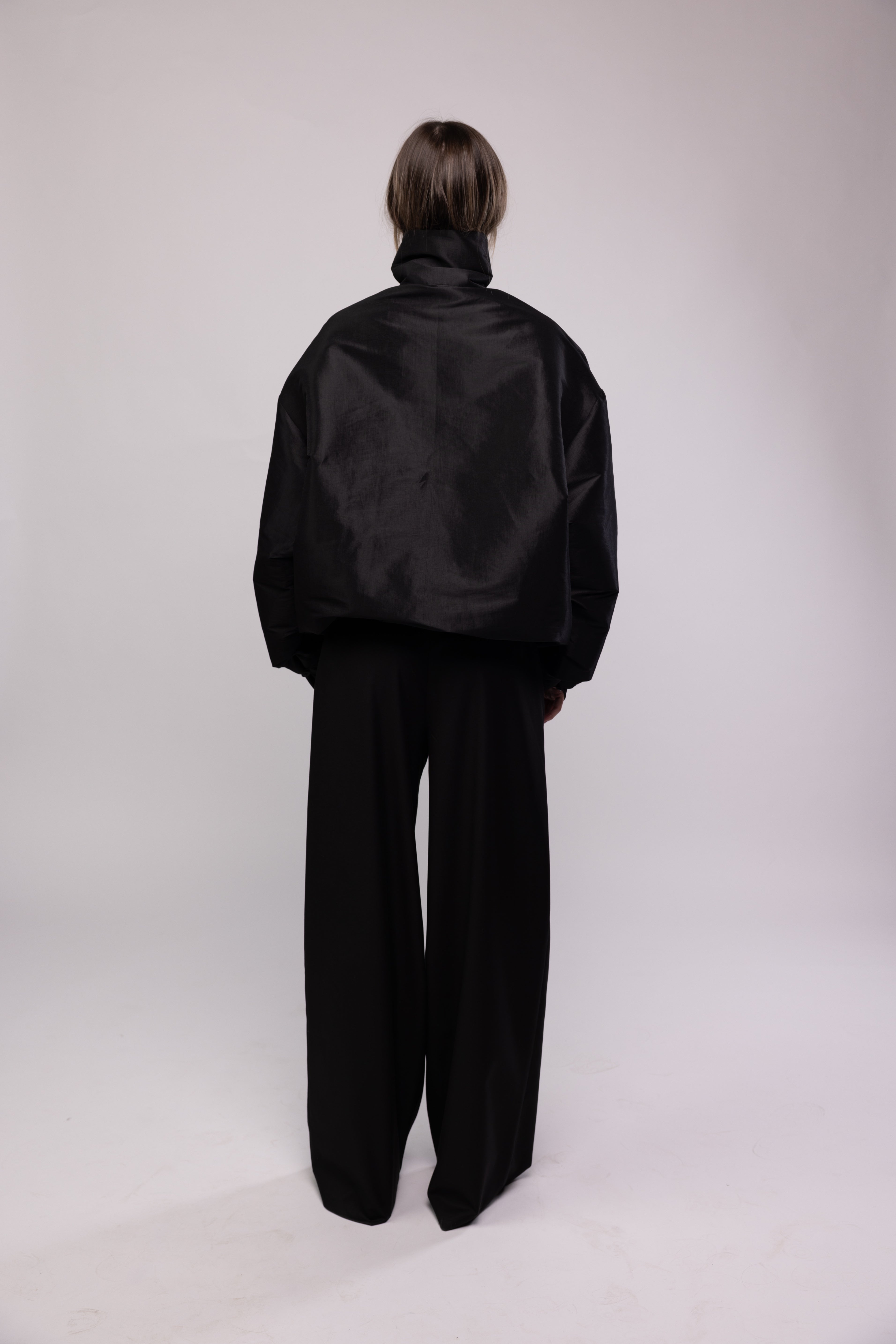 Crest 903 bomber in black