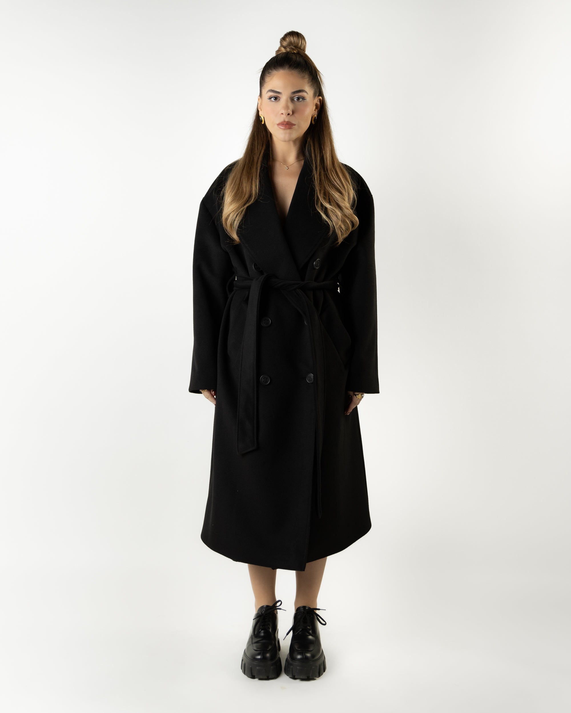 Timeless layer coat in black